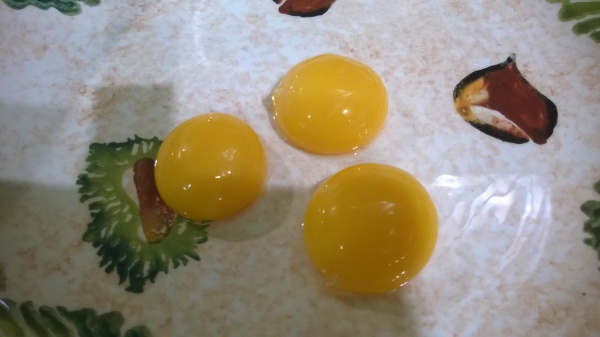egg yolks for carbonara